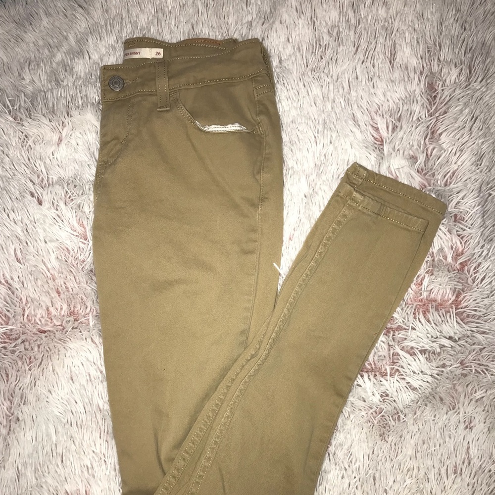 Khaki Levi jeans